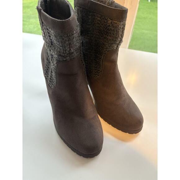 Juicy Couture Womens Bootie High Heel Ankle Boots Grey Brown Lupia Size 9.5 M - Picture 4 of 9